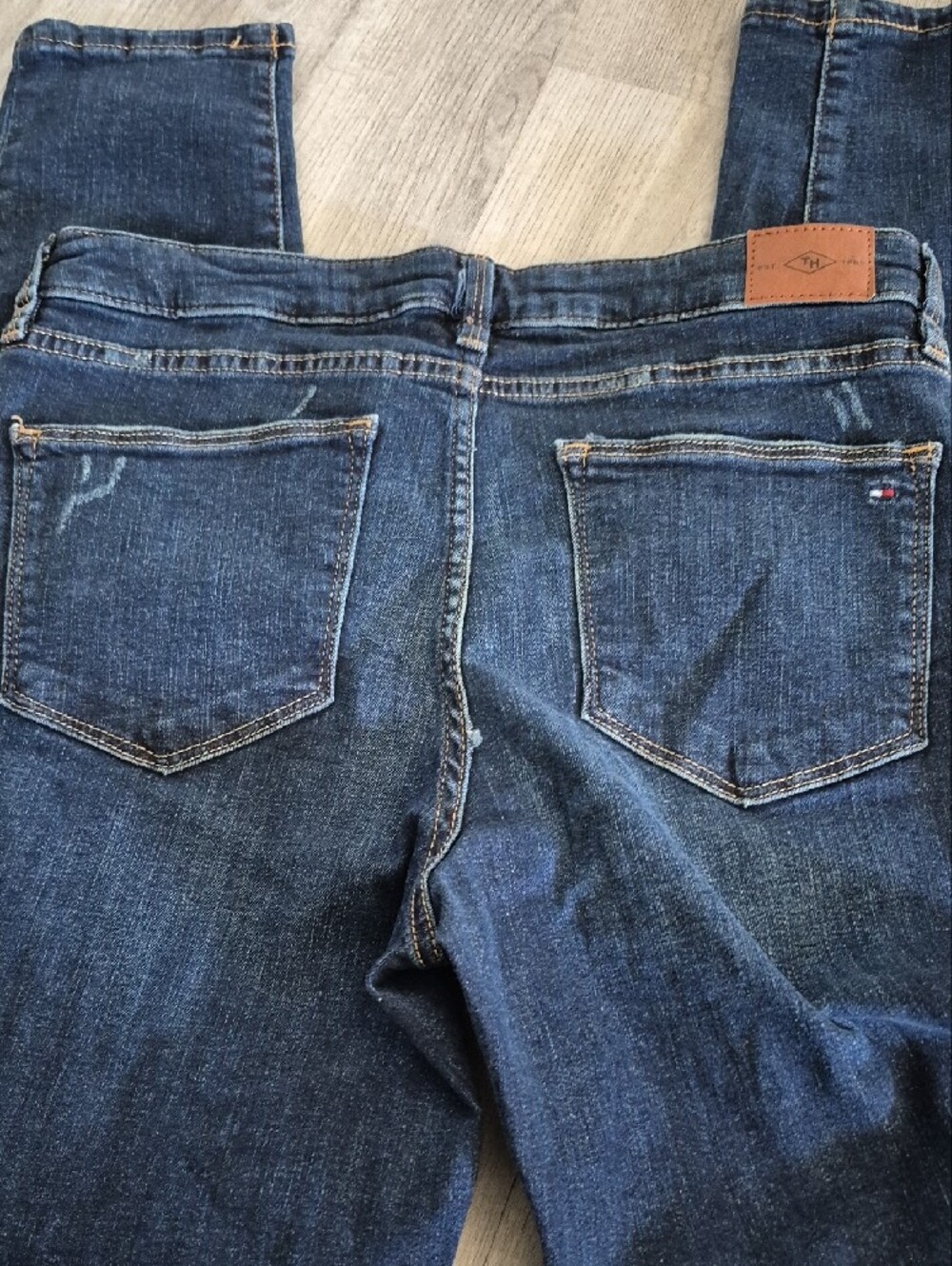 Tommy Hilfiger Women's Dark Blue Skinny Distressed Jeans - Picture 4 of 7